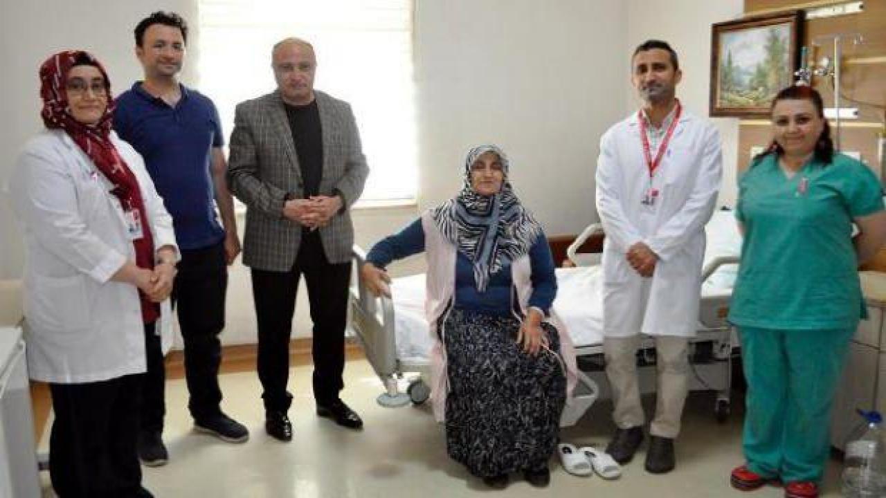 Karnından 3 kiloluk kitle çıkartıldı
