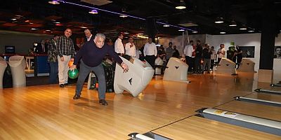 Kartal Belediyesi’nde Bowling Turnuvası Heyecanı