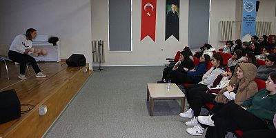    Kartal Belediyesi'nden Lise Öğrencilerine İlk Yardım Eğitimi