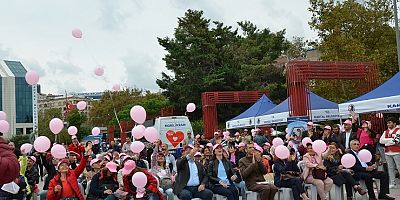 KARTAL BELEDİYESİ’NDEN MEME KANSERİNE FARKINDALIK İÇİN PEMBE PATİKA YÜRÜYÜŞÜ