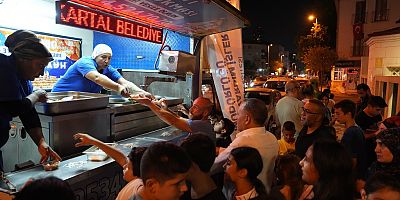 Kartal Belediyesi'nden Mevlid Kandili'nde Vatandaşlara Hayır Lokması İkramı