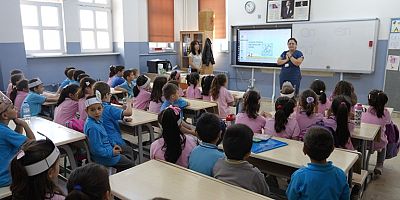 Kartal Belediyesi'nden Öğrencilere Hayvanları Koruma Günü'nde Farkındalık Yaratan Etkinlik