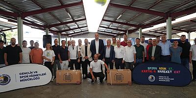 Kartal Belediyesi ve İBB'den Amatör Kulüplere Spor Malzemesi Desteği