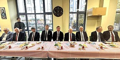 Kartal Cemevi’nde Erzincanlılar Buluşması: Yoğun Katılım ve Önemli İsimler Bir Arada