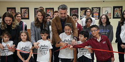 Kartal'da '10 Kasım Fikirlerini Yaşatacağız' Sergisi Açıldı