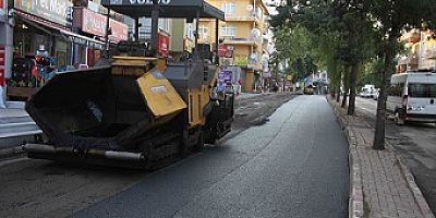 KARTAL'DA ASFALT SEFERBERLİĞİ DEVAM EDİYOR
