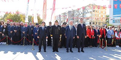 Kartal’da Cumhuriyet Bayramı Dolayısıyla Çelenk Töreni Gerçekleştirildi
