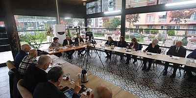 Kartal'da Muhtarlara Yeni Kentsel Dönüşüm Mevzuatı Bilgilendirme Toplantısı Yapıldı