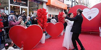 Kartal'da Sevgililer Günü Coşkusu   