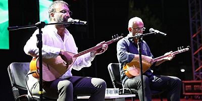 Kartal’da, Usta Sanatçılar Türkülerini Barış İçin Söyledi