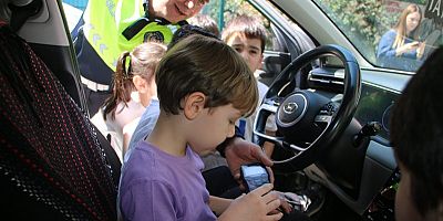 Kartal'ın Kreşli Miniklerine Uygulamalı Trafik ve İlkyardım Eğitimi