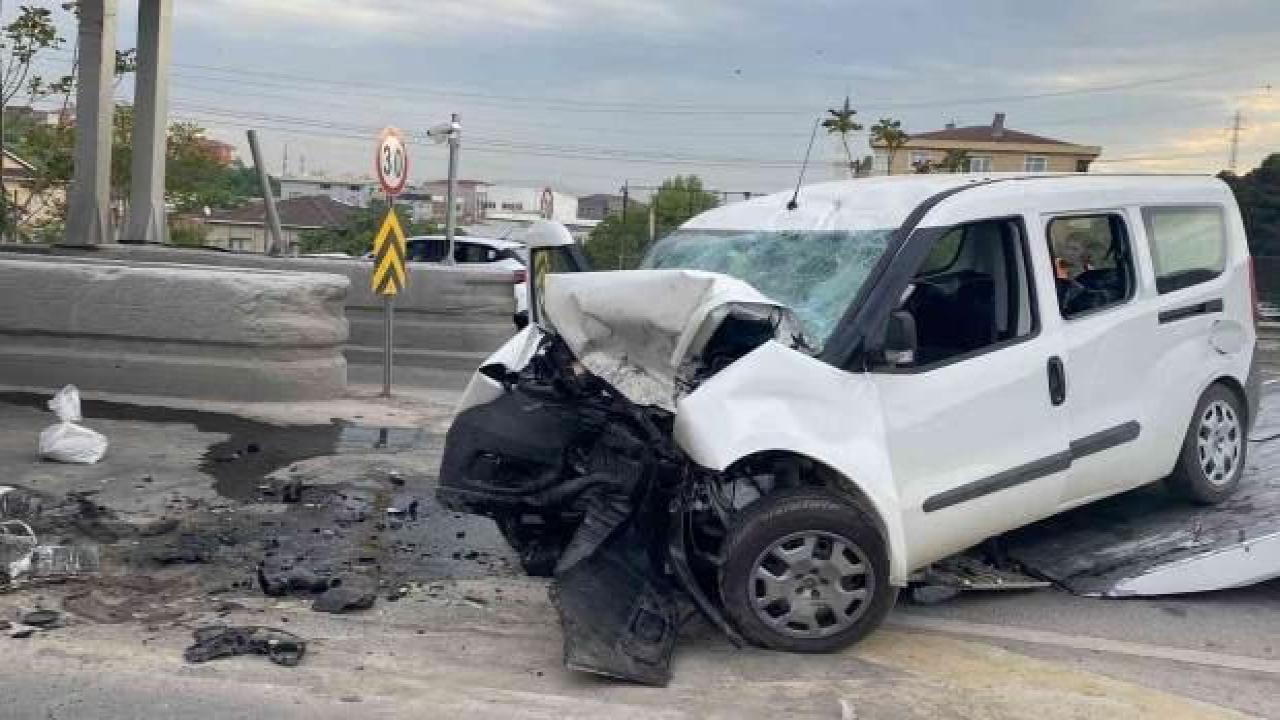 Kartal'da kararsız sürücü, gişelerin beton bariyerlerine çarptı: 2 yaralı