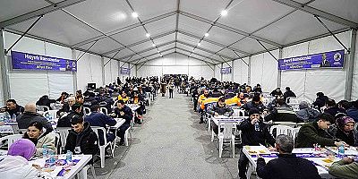 Kartallı Vatandaşlar İftarlarını ‘Kardeşlik Sofrası’nda Açtı