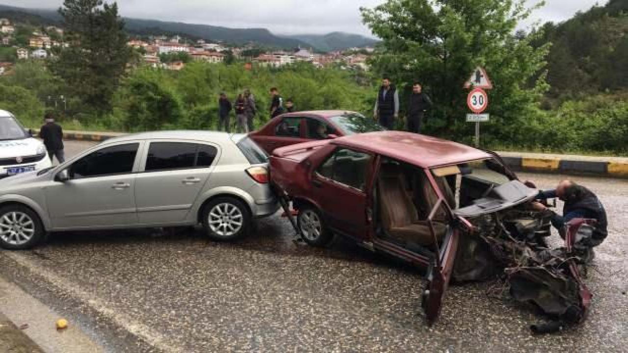 Kastamonu'da zincirleme kaza: İki kişi yaralandı