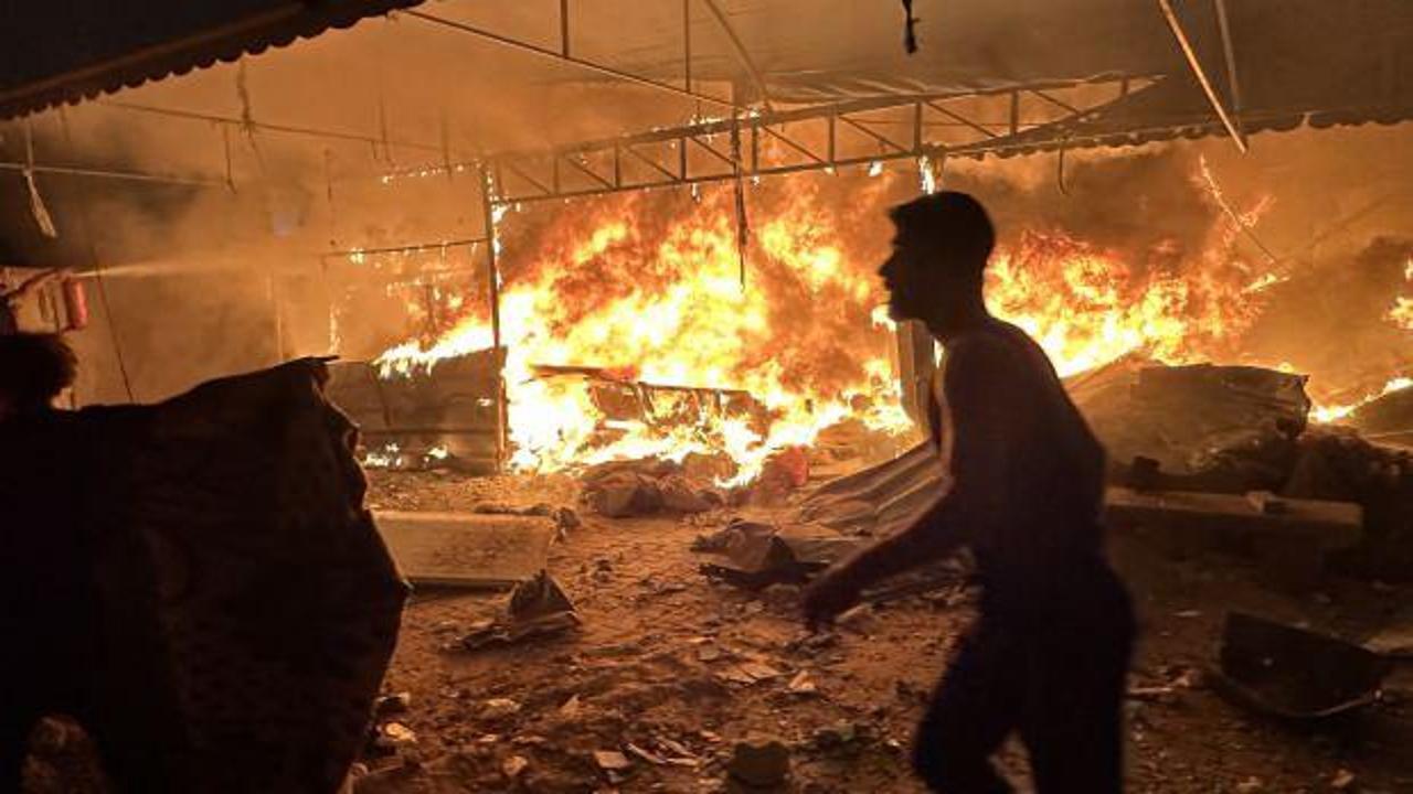 Katil İsrail'in çadır kampa düzenlediği saldırıda Filistinliler diri diri yandı