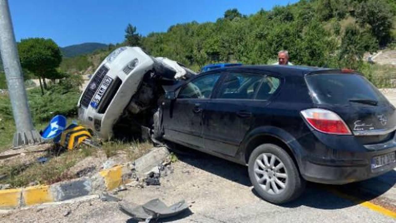 Kavşaktaki kaza 3 yaşındaki çocuğu hayattan kopardı