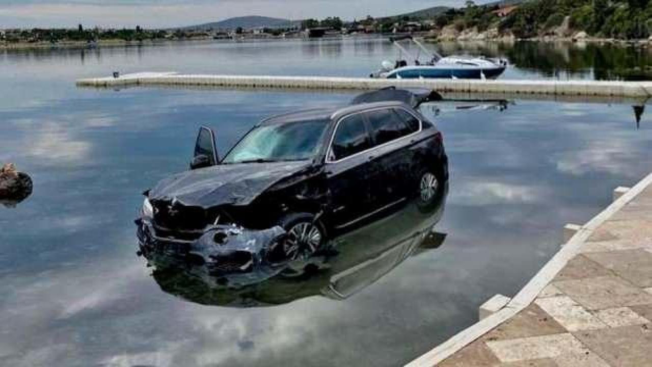 Kaza yapan araç denize uçtu, cesedi başka yerde bulundu