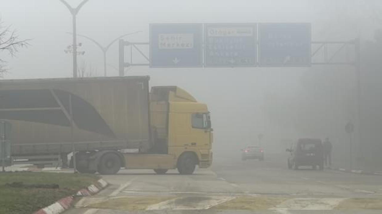 Kenti adeta bulutlar kapladı! Görüş mesafesi 20 metreye kadar düştü