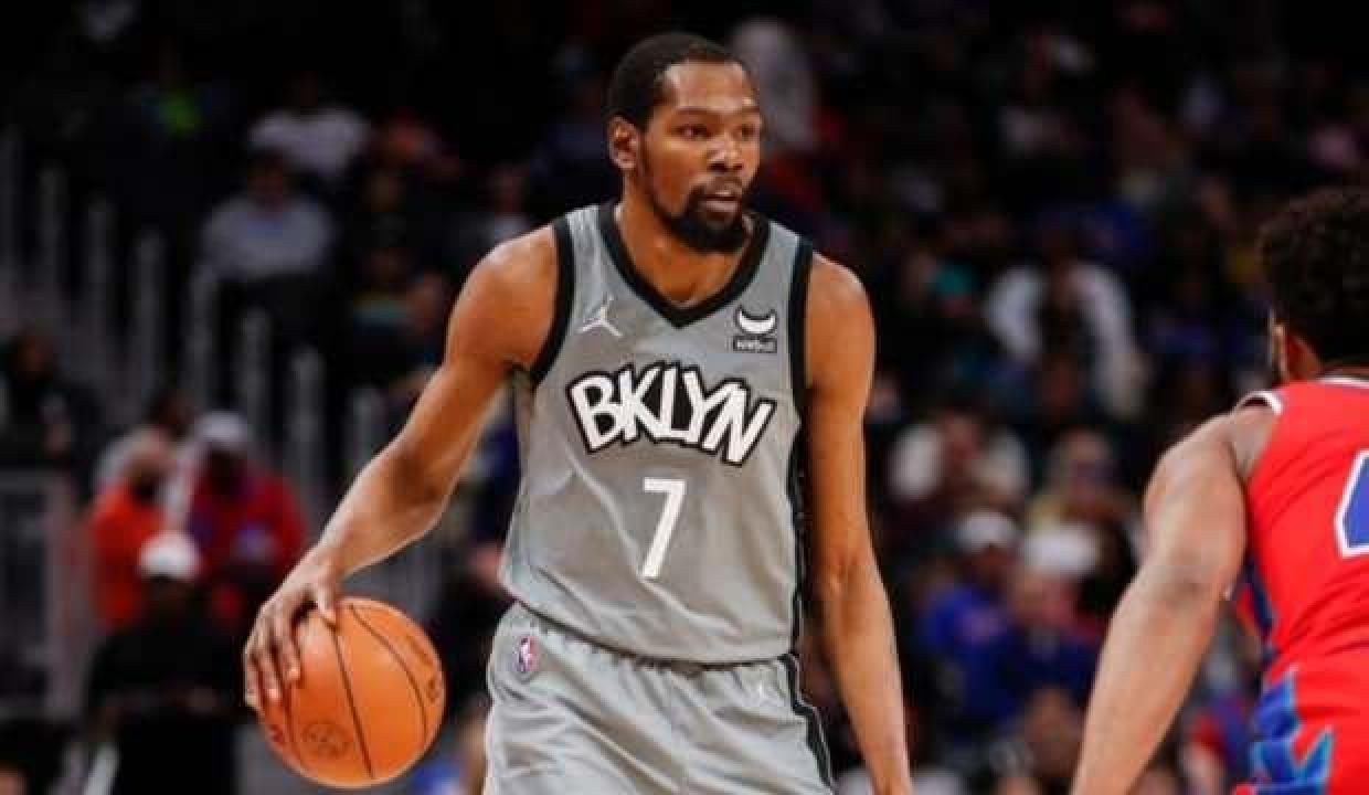 Kevin Durant'in sayı rekoru galibiyet için yetmedi