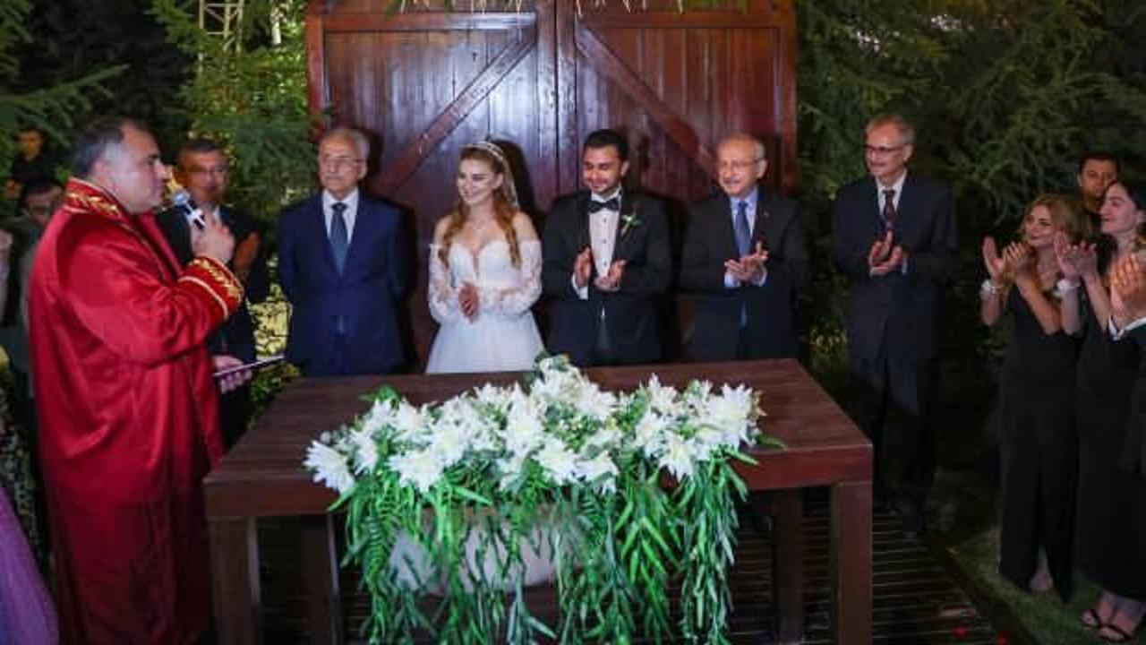 Kılıçdaroğlu nikah şahitliğini yaptı