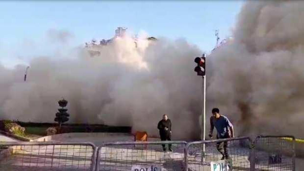 Kilis'te panik anları! Ağır hasarlı bina yıkım sırasında çöktü