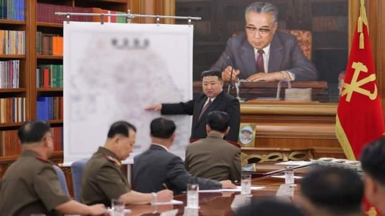 Kim Jong-un'dan harita önünde orduya tehlikeli talimat