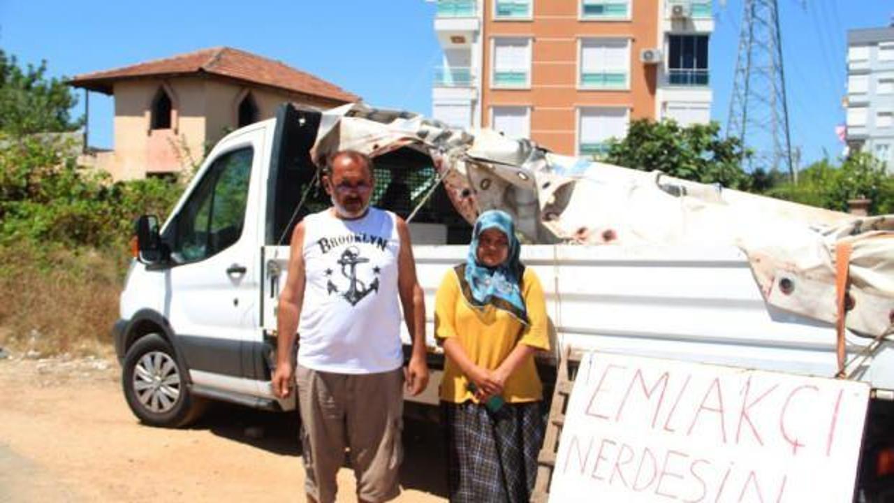Kiracısını çıkaramayan ev sahibi, kamyonet kasasında yaşıyor