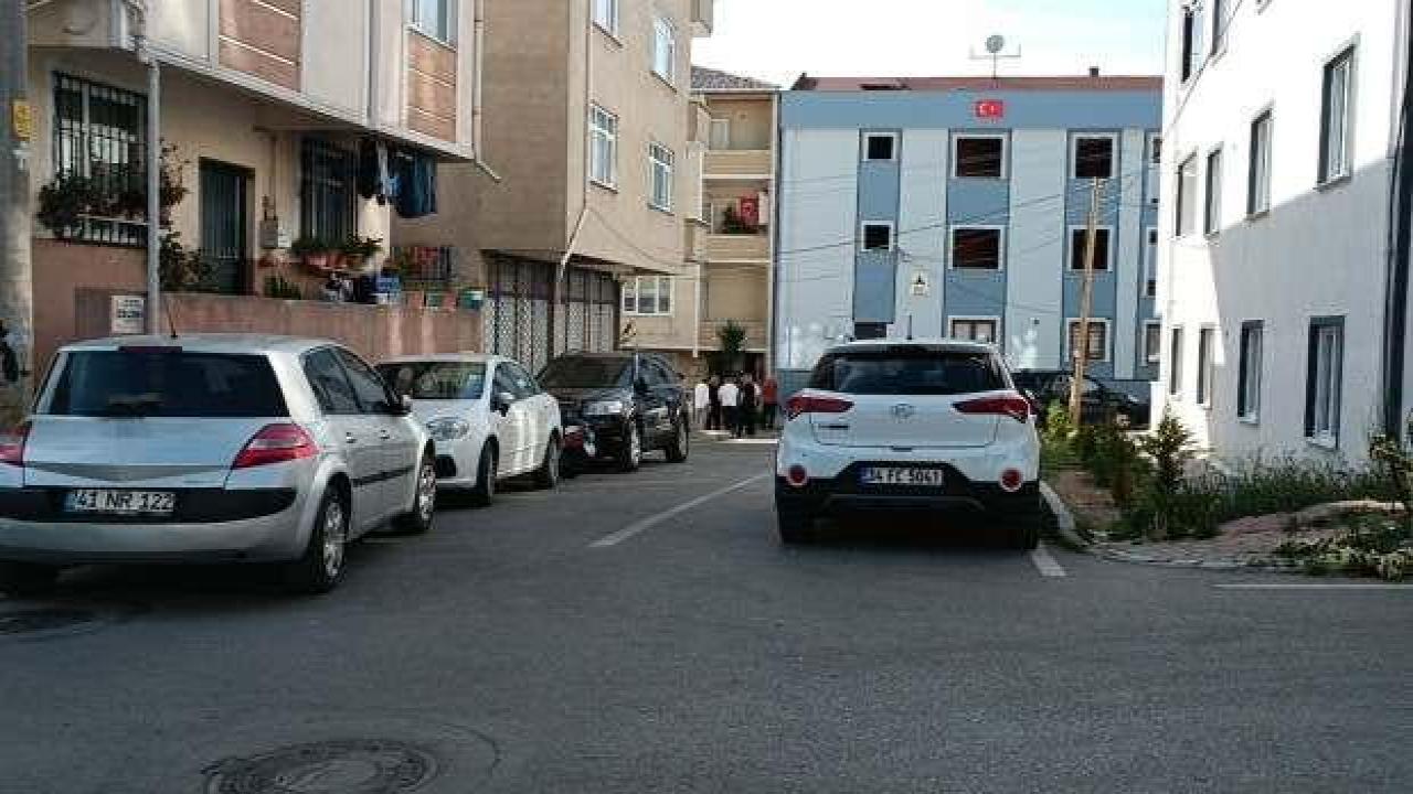 Kocaeli'de acı olay: Cam silen kadın dördüncü kattan aşağı düşerek öldü