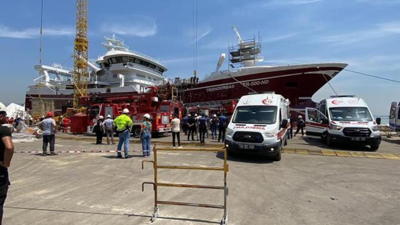 Kocaeli'de gemi yangını: Yaralılar var