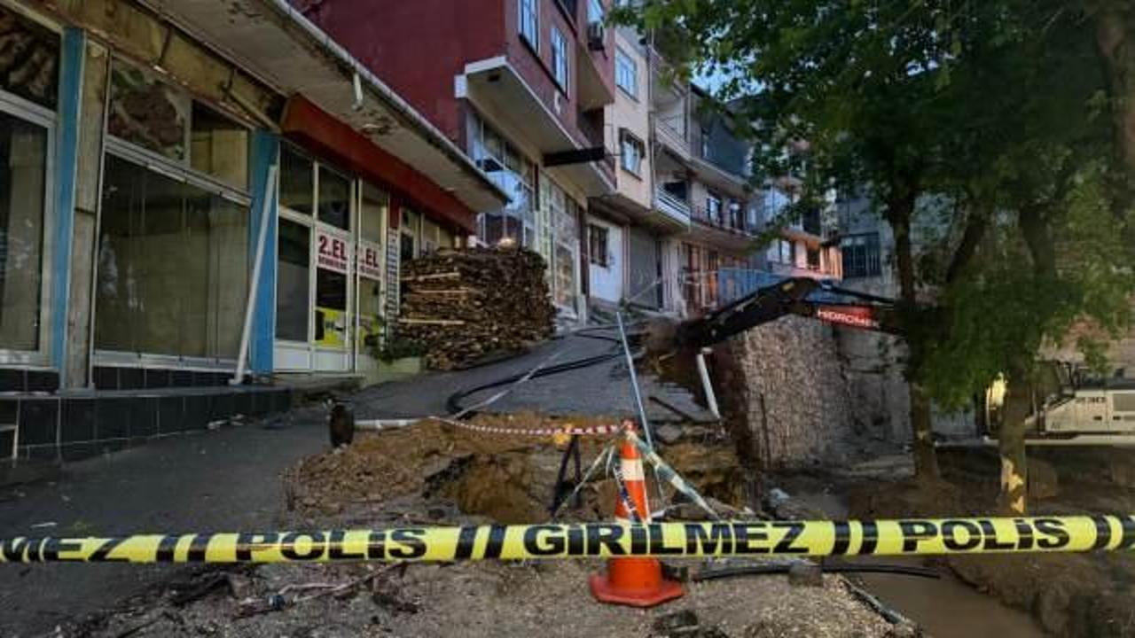 Kocaeli'de istinat duvarı çöktü: 5 katlı bina tahliye edildi