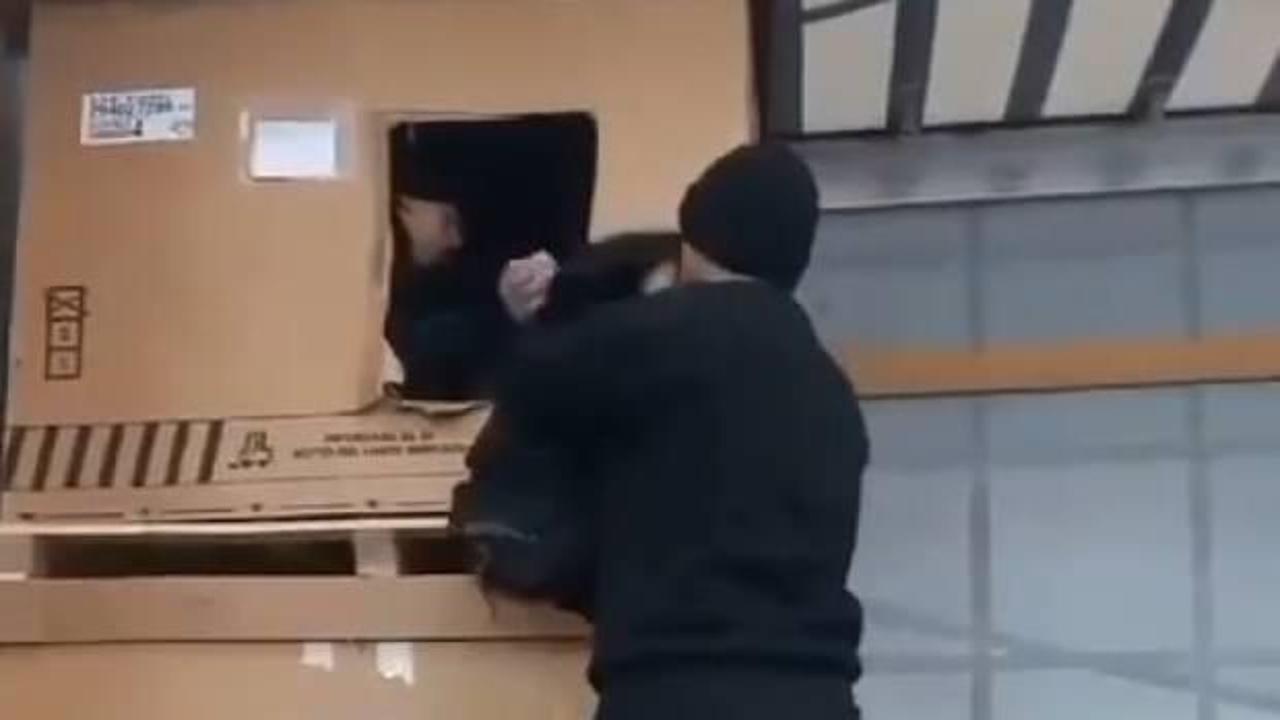 Kocaeli'nde bir tuhaf olay! Tır dorsesindeki kutudan mülteci çıktı
