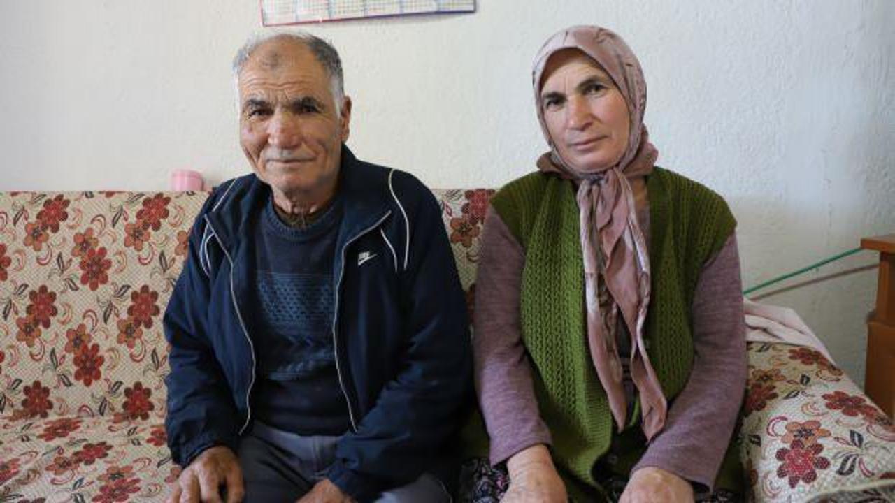 Koli bandıyla bağladıkları yaşlı çifti gasbettiler!