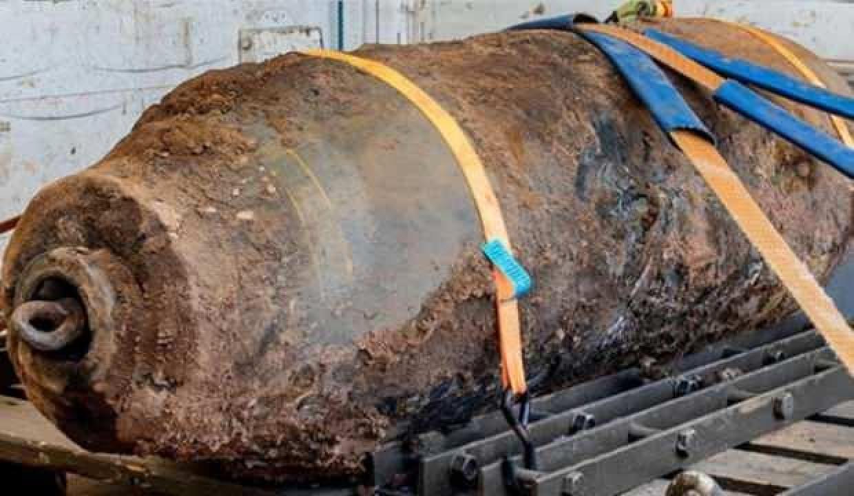Köln'de İkinci Dünya Savaşı'ndan kalma yarım tonluk bomba imha edildi