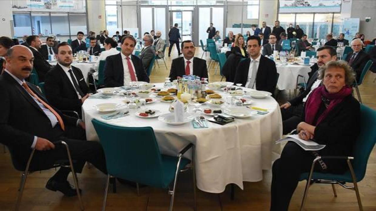 Köln'de Türkler ve Almanlar birlikte iftar yaptı