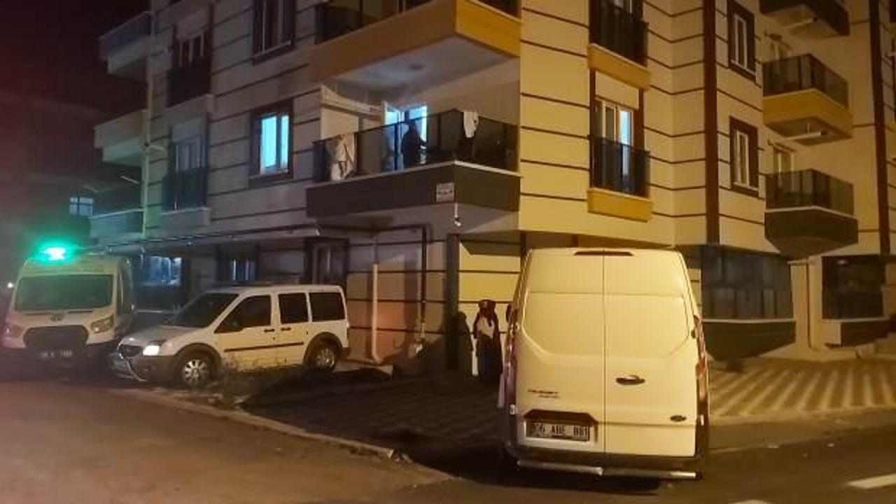 Komşusu 21 yaşındaki genç kızı öldürüp yaşamına son verdi