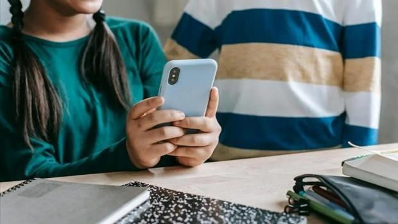 Kongreden geçti, okullarda cep telefonu yasaklanıyor!