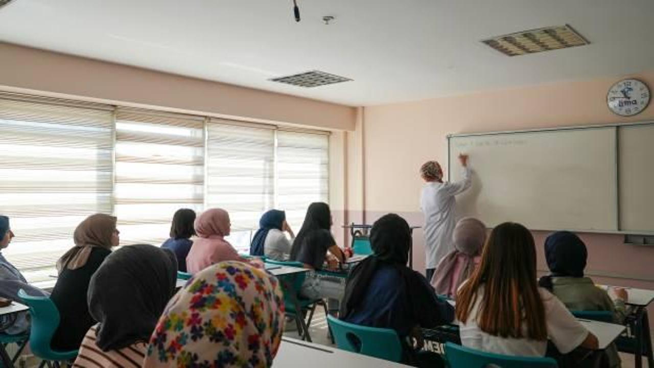 Konya Büyükşehir, 'LİMA YKS Yaz Okulu' ile öğrencilere katkı sağlıyor