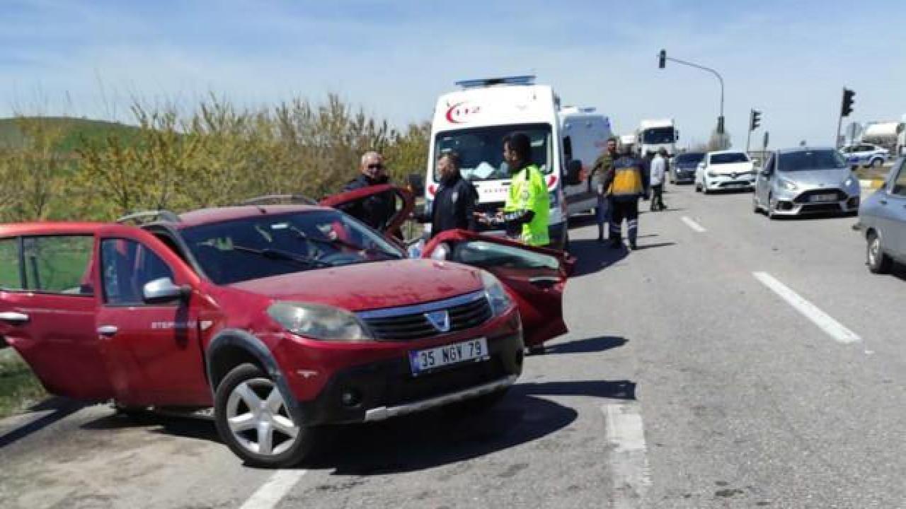 Konya'da iki otomobilin kafa kafaya çarpıştığı feci kaza: 1 ölü, 6 yaralı