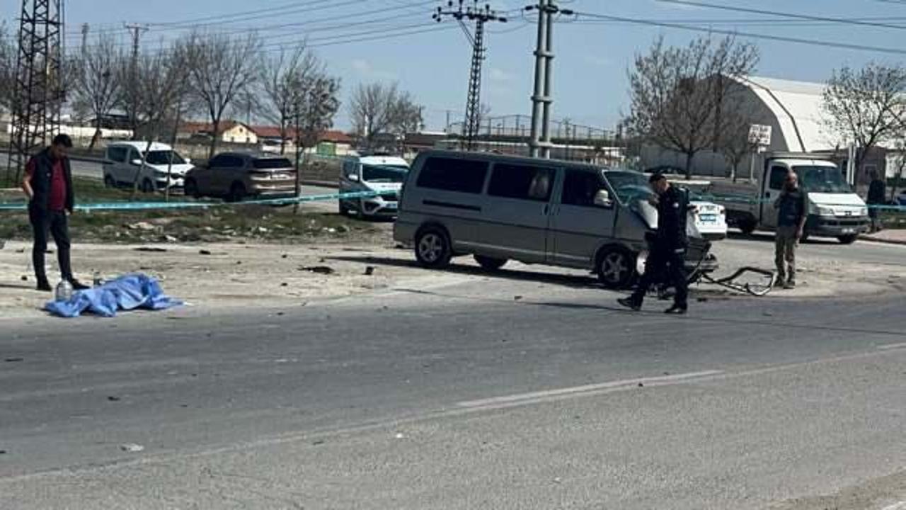 Konya’da minibüs TIR ile çarpıştı: 1 ölü, 4 yaralı
