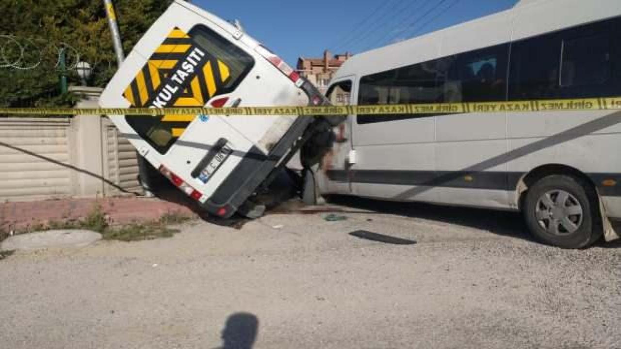 Konya'da okul servisleri çarpıştı: 2'si ağır 14 yaralı