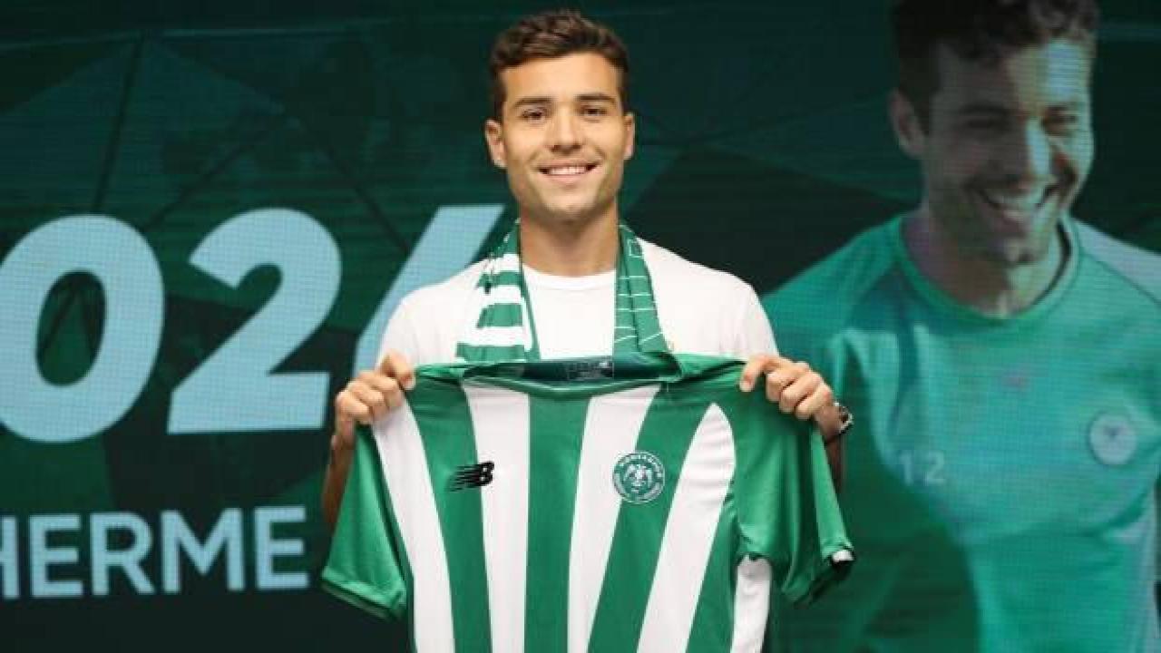 Konyaspor'da Guilherme imzayı attı