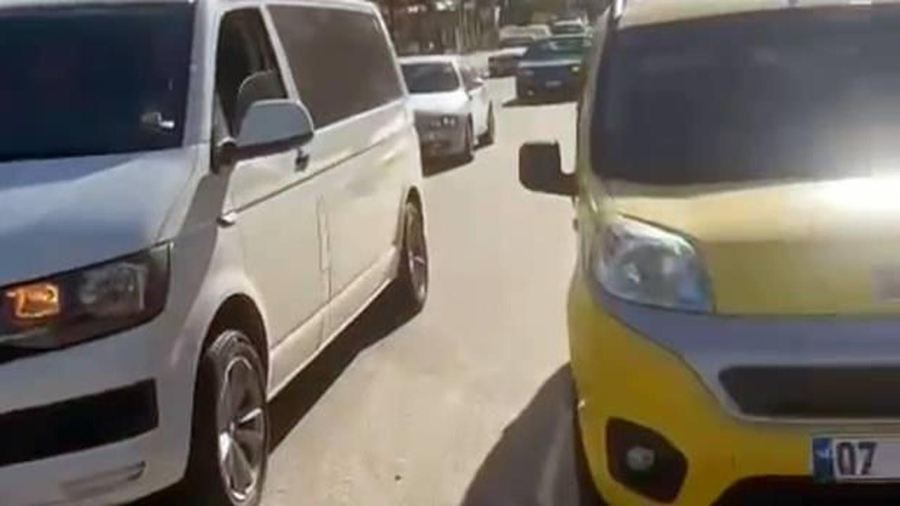 'Korsan taşımacılık' gerekçesiyle yol kesen 2 taksiciye gözaltı
