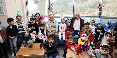 Kreş Öğrencilerinden Huzurevi Sakinlerine Yılbaşı Sürprizi
