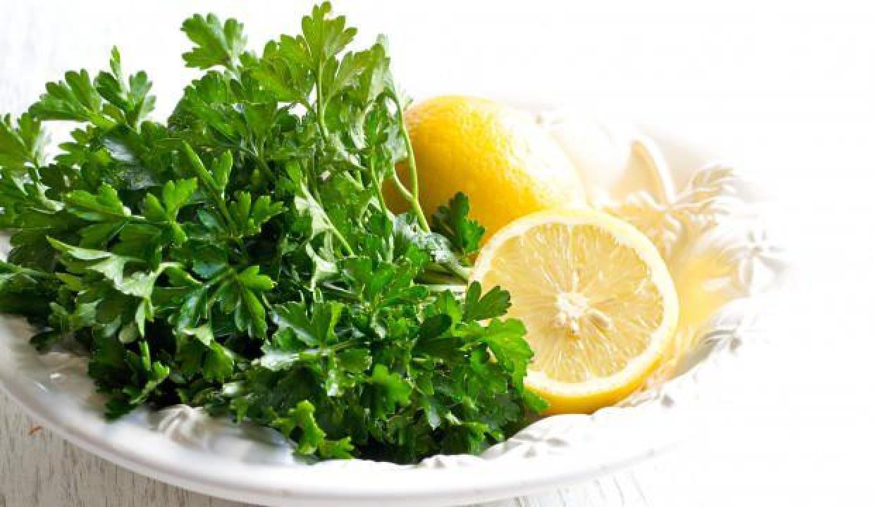 Kronik yorgunluk hissinin kaynağı: Karaciğer için maydanoz limon kürü