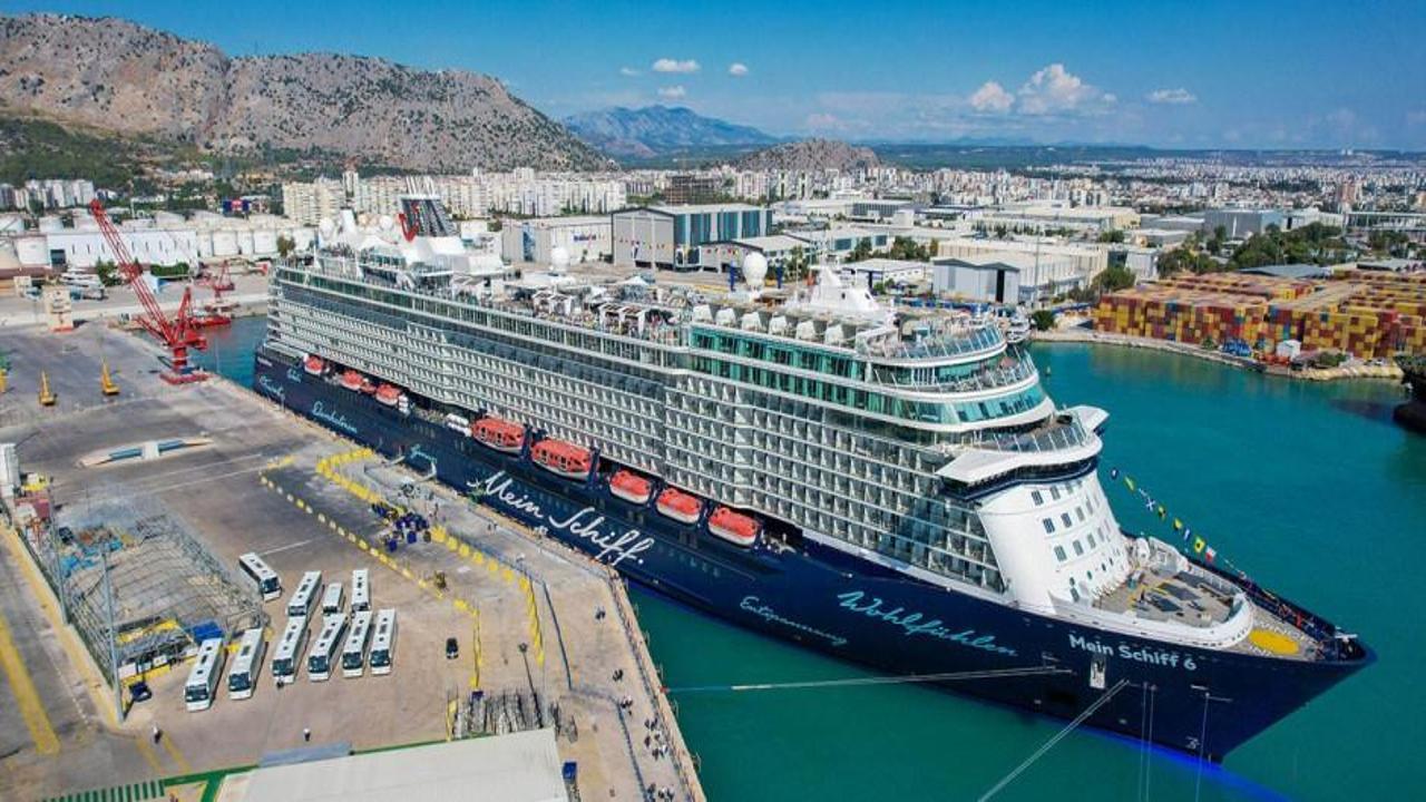 Kruvaziyer turizminde gemi sayısı yüzde 20, yolcu yüzde 52,6 arttı