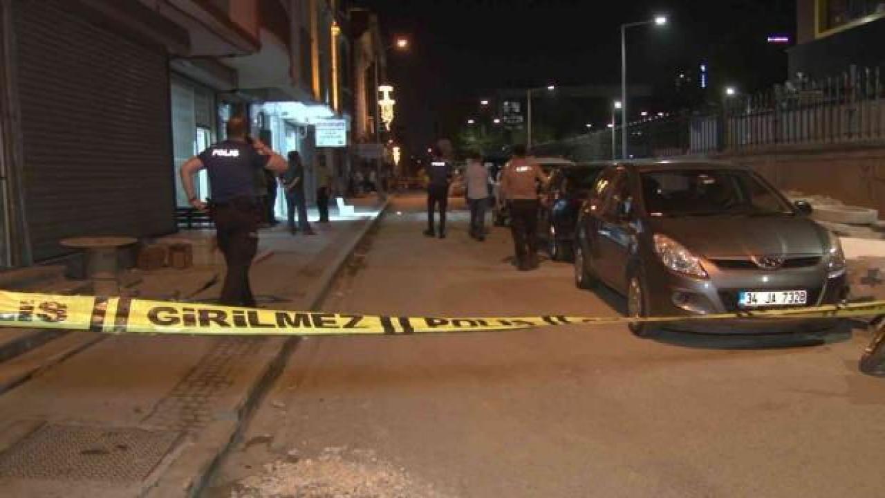 Küçükçekmece'de park halindeki kamyonet kurşunlandı