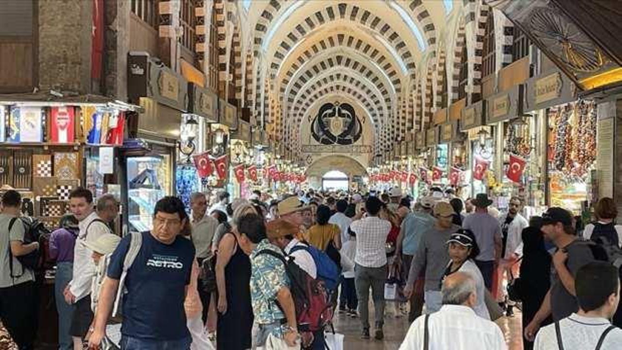 Kurban Bayramı öncesi Mısır Çarşısı'nda alışveriş hareketliliği yaşanıyor