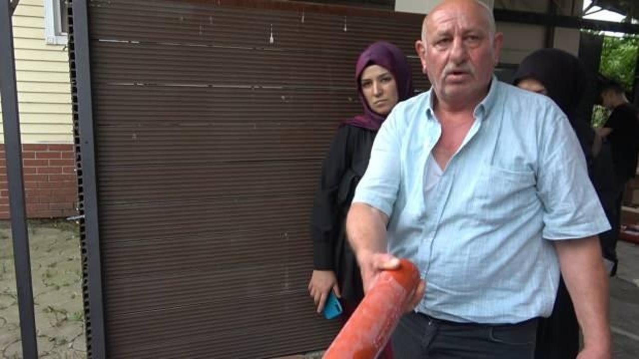 Kurban vekaleti verenlere dana yerine sosis vermişlerdi! Baba ve oğul tutuklandı