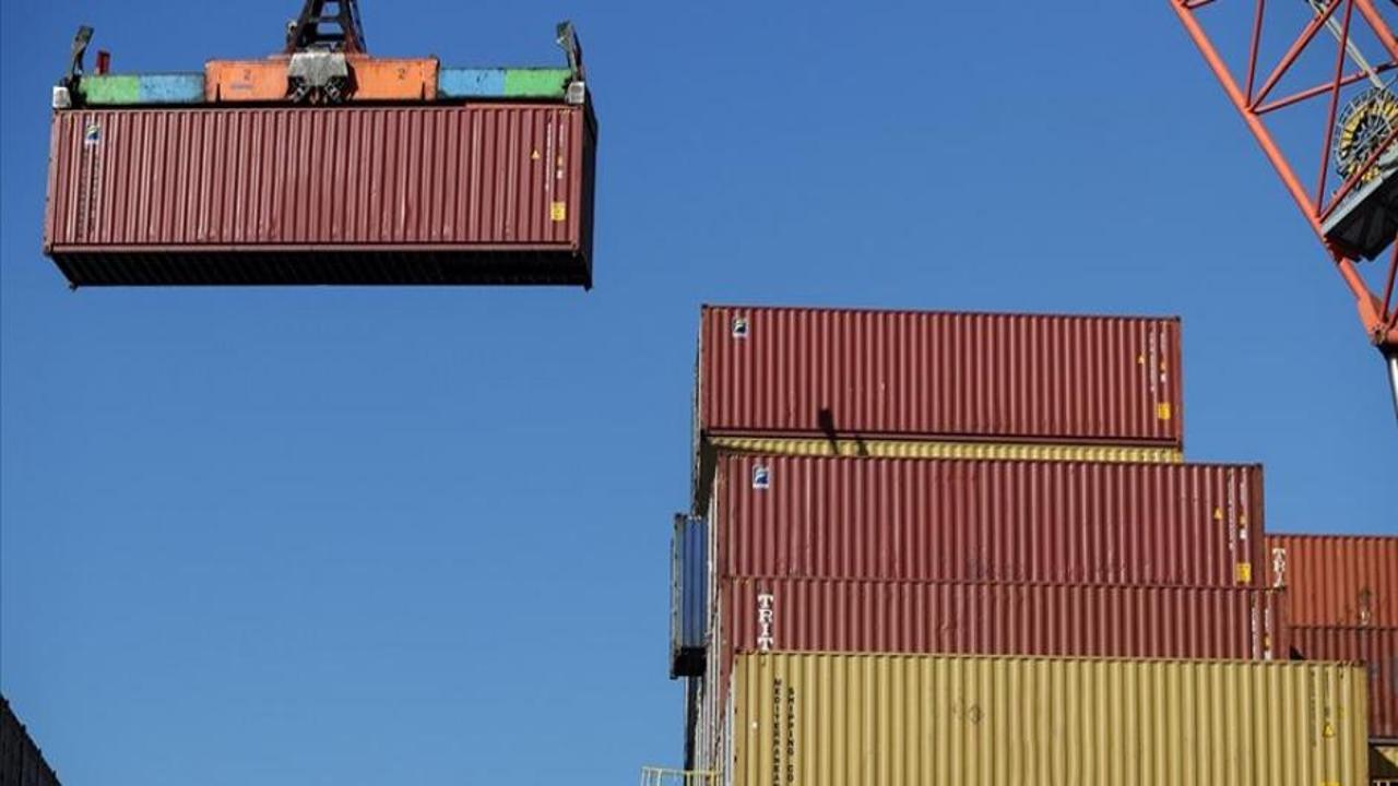 Küresel konteyner navlun fiyatları üç hafta sonra ilk kez geriledi