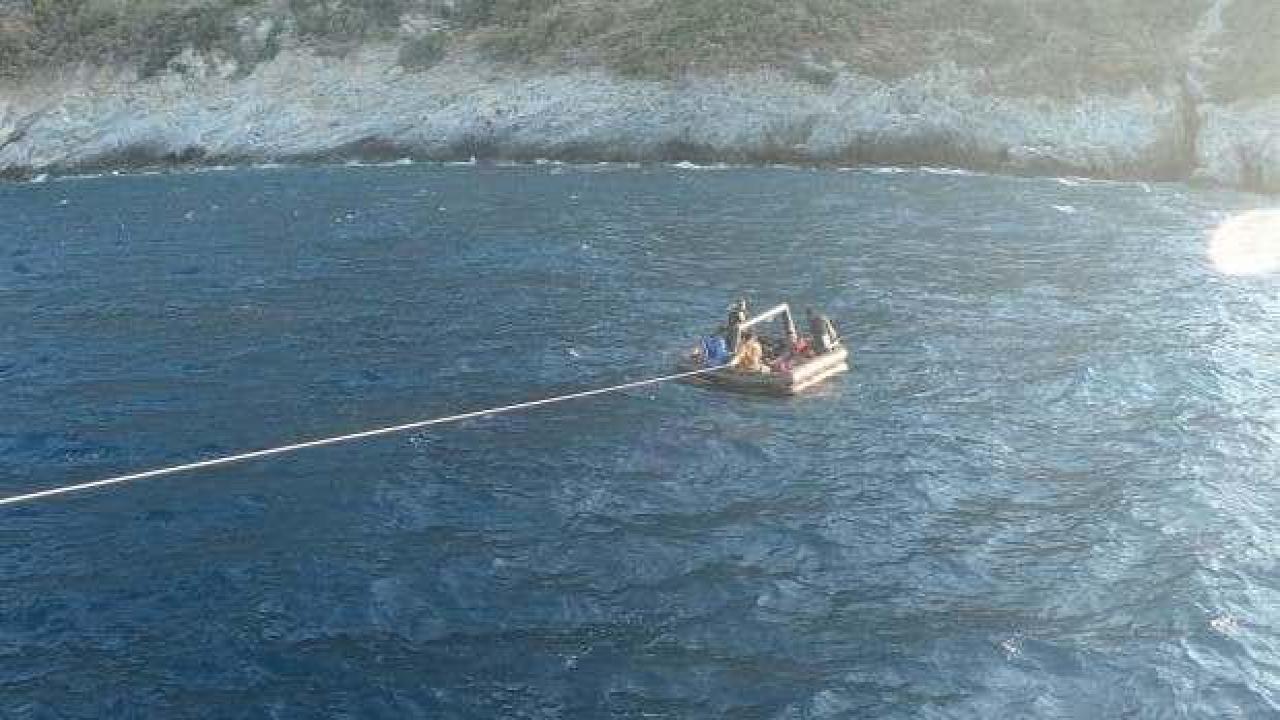 Kuşadası açıklarında geri itilen 29 düzensiz göçmen kurtarıldı